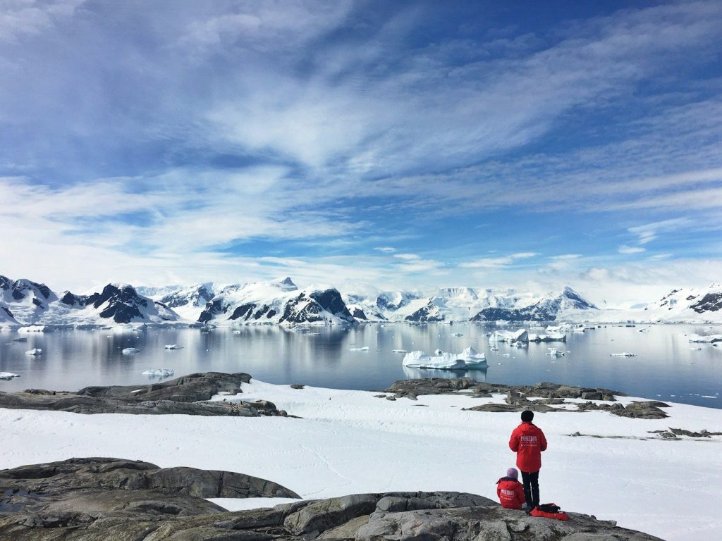 Découvrir l'Antarctique àmoto