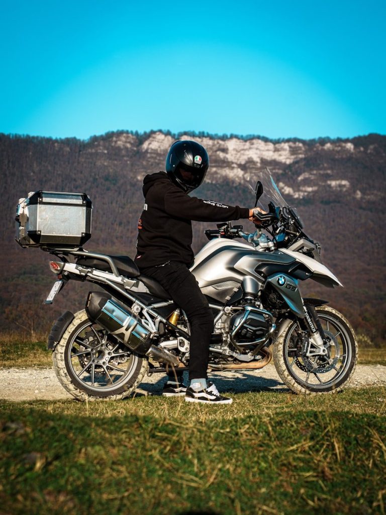 Installer bagages moto